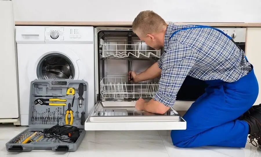 Kalecik Gorenje servisi teknisyen ekibi beyaz eşya tamiri yaparken